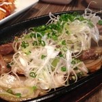 俺の空居酒屋 - 豚サガリの塩ネギ焼 780円