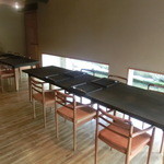 魚菜料理 縄屋 - 店内（テーブル席）