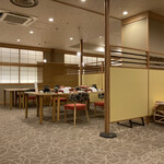 ホテル鹿の湯・花もみじ - 夕食会場　ななかまど