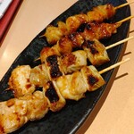 Sengyo To Kushiyaki Senou - ねぎまとぼんじり 各110円 鶏肉デカイ