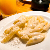 カルネジーオ イースト - 