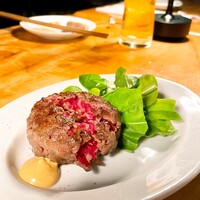 カルネジーオ イースト - 