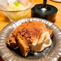 カルネジーオ イースト - 