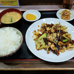 明喜屋 - 豚肉とキャベツの唐辛子味噌炒め定食