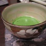 馳走なかむら - 萩焼でお抹茶。