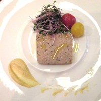 セレニティ - 蔵王土鶏と築館産椎茸のテリーヌ仕立て
                スプラウトのサラダとミニトマトのピクルス添え