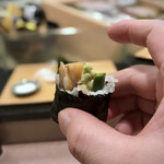 鮨処 多田 - 赤貝ひもきゅう巻 リフト