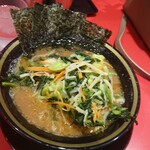 ラーメン 環2家 - 女房の 麺半分野菜畑♪