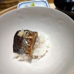 温石 - 焼鰯丼　最高!最高!鰯を一口でパクッと。旨みと脂で蕩けて、次の瞬間ご飯をかき込む。ヤバすぎる食べ方でした。