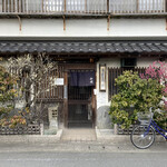 小川家 - 季節柄、梅が綺麗でした。