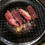 Yakiniku horumon maruki seiniku - 上ハラミ(塩)、国産牛カルビ(タレ)