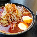 麺辛屋 二代目 美國 - 『極カレーラーメン 』 見た目は『極み』です。スープの味も『極み』です。…が、麺をたぐると…