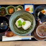穂 - 出汁茶漬け(鮭、明太子、からし高菜)+牛すきやき卵黄(本日のおすすめ)
