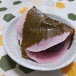 亀盛堂 - 桜もち