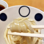 ふる里うどん  - ちょっと芯がまだ半茹かな？けどめちゃ旨い麺。そのまま食べても旨い。
