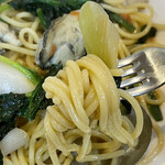 やまだ家 - 牡蠣とほうれん草 バター醤油 パスタアップ