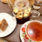紅茶専門店 Anna Maria - 自家製チーズケーキとアップルティー