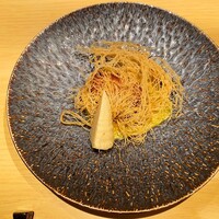 別邸 壽 - ＜温菜＞本日の鮮魚 カダイフ巻き 自家製野菜ソース仕立て