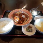 嘉怡軒 - 鶏肉と野菜の黒味噌炒め　850円　ザーサイ、デザート、ライス、スープ付き