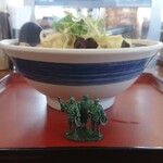 山田うどん食堂 - 野菜たっぷり味噌ラーメン　690円　側面