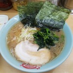 横浜ラーメン 町田家 - ラーメン　並　　明太子とラーメン並とライスセット(1,100円)