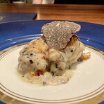 蒼 - 北海道より 無洗白子と黒トリュフのグラタン
      濃厚な旨味に雑味もなく、クリーミーさが口の中で拡散して行きます。
      あ〜熱々な白子がなんて美味しいのでしょう！
      黒トリュフの香りがまた良いのです♪