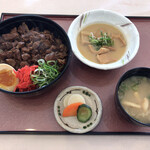 くまもと中央カントリークラブ - 馬肉めしと馬ホルモン味噌煮