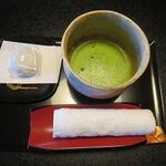 三養荘 - 柳月饅頭・抹茶