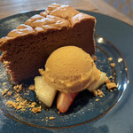 ドルチェリア ズッカ - 2021/11/23  店内でケーキをイートインの場合♡このケーキとアイスが絶品♡
