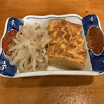 Wasabi - お通しのだし巻きとモヤシ