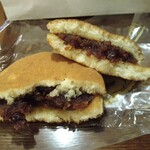 お菓子のつるや - どら焼き断面