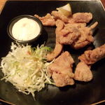 Umai Monya Sakura - 若鶏の唐揚げ スパイシーサルサ添え