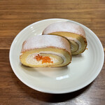 かしや - みかんとクリームチーズのロールケーキ 850円