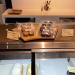 かしや - 店頭の様子