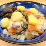 Dangonomiyoshi - くり山菜おこわ（もちごめ）410円（税込）※栗と漬物を分けレンチン後に有田焼の碗に盛付け，栗と漬物戻し