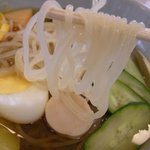 Tennen No Yu Kurosaki Senkyou Onsen Shokudou Sankyou - 「ヤーコン冷麺」の麺