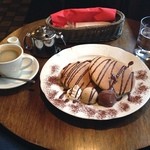 カフェ　マツオントコ - パンケーキとホットコーヒー