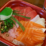 大漁丼家 - 丼家丼(シャリとネタ 大盛り)