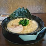 Yokohama Iekei Ramen Ichi Yonya - ラーメン (細麺) (醤油) [¥680]　2021年8月