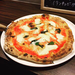 ピッツエリアバール　CACTUS　D'ORO - 本格石窯マルゲリータ