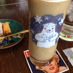 カフェ よくなるよくなる - アイスエスプレッソは70年代シロクマ君