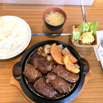 理尾レストラン - 国産牛ひれ肉かぶりステーキセット