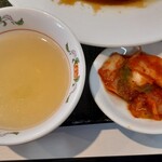 Gyouza No Oushou - スープ＆キムチ