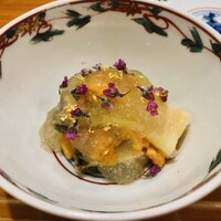 料理屋そうびき - 【写真①】雲丹・鮑・筍・うるい・キンキのジュレ