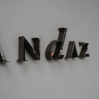 ザ タヴァン グリル＆ラウンジ - 