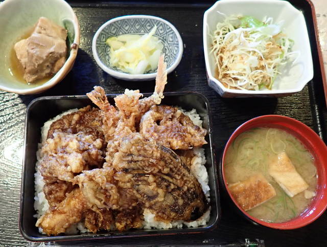 かおる - 太子堂（食堂）の写真