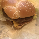 マクドナルド - ビーフペッパーチーズ…正直、普通。おそらく。