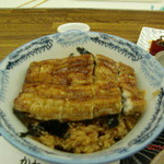 かね正 - まむし丼