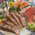 丸千葉 - カツオ、金目鯛、赤貝、イワシ