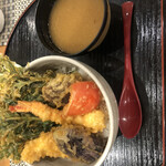 Tempura Sakusaku - 天丼＋味噌汁 550円(税込)